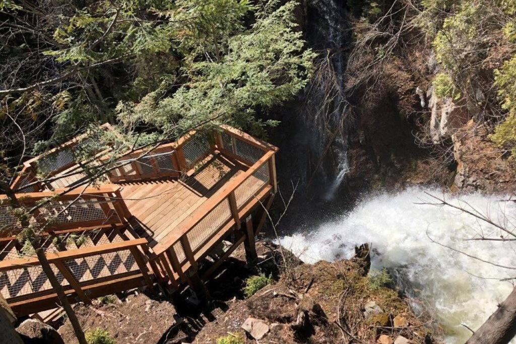 فيلا L'Auberge Sainte-Anne - Ski, Spa Et Basilique المظهر الخارجي الصورة