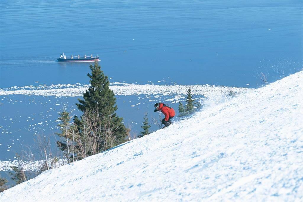 فيلا L'Auberge Sainte-Anne - Ski, Spa Et Basilique المظهر الخارجي الصورة
